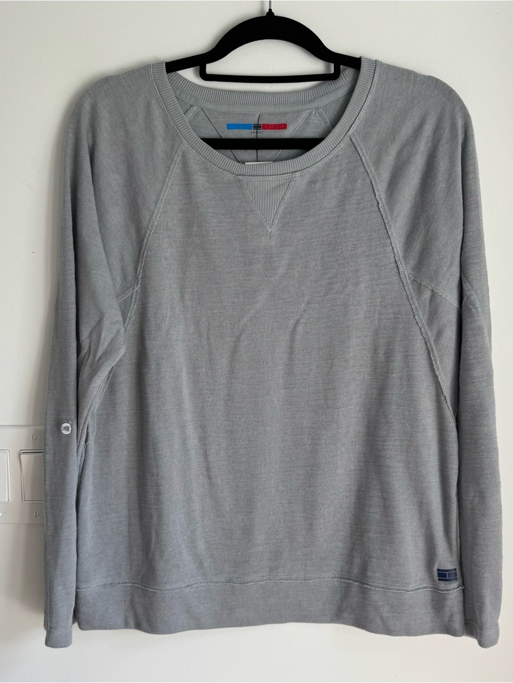 Tommy Hilfiger Men’s Pullover Sweater Gray Crew Neck Long Sleeve Size M NEW